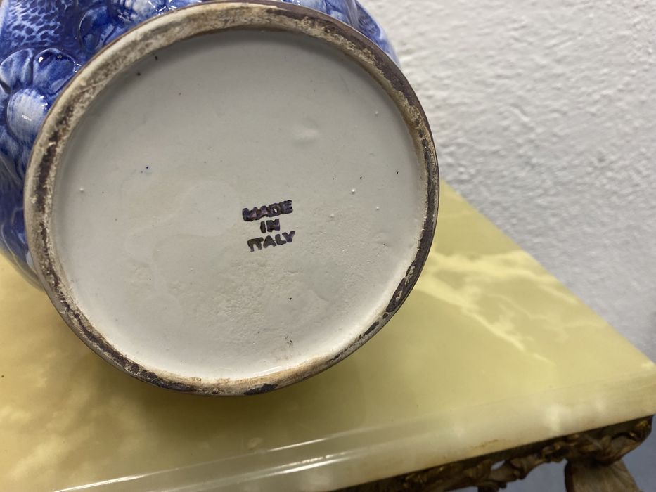 Италианска барокова ваза от порцелан