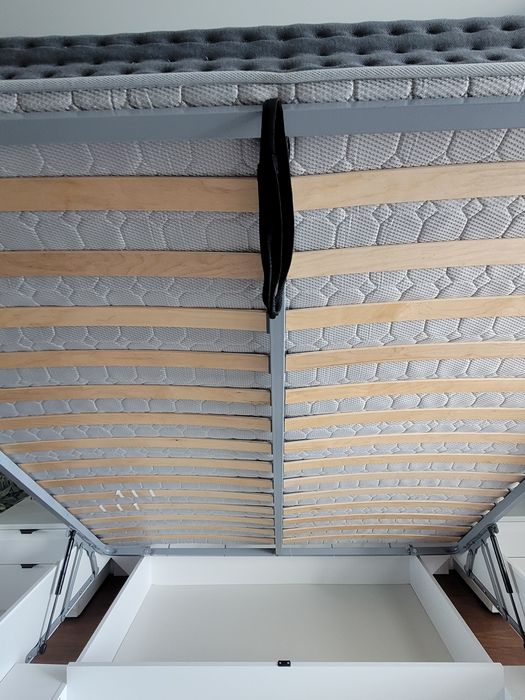 Продам двухспальную кровать