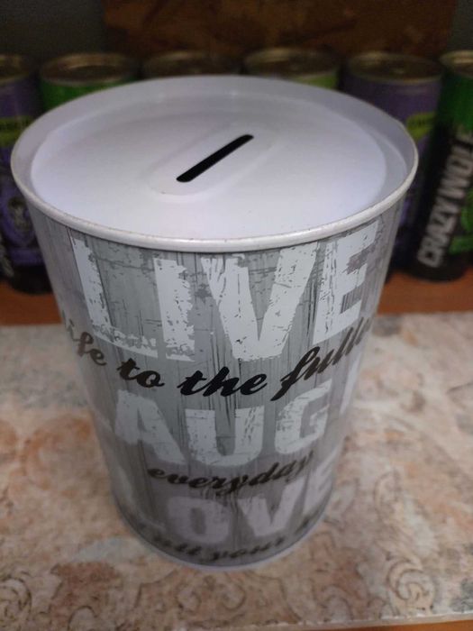 Метална ретро касичка с надписи от Испания