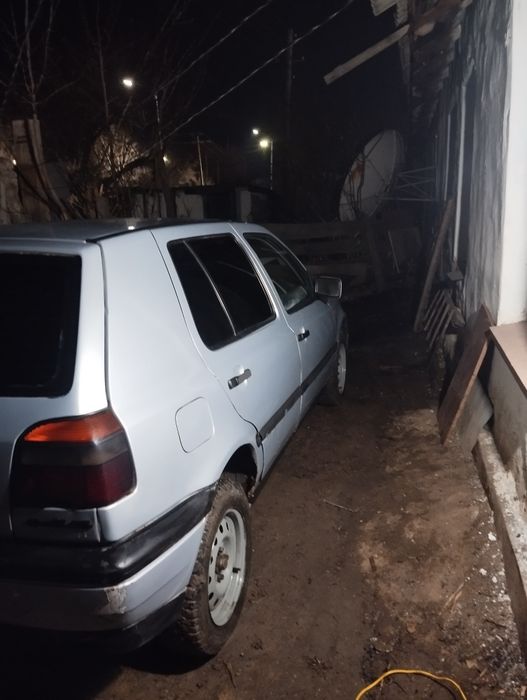 Продам гольф 3 объем 1.6торг имеется