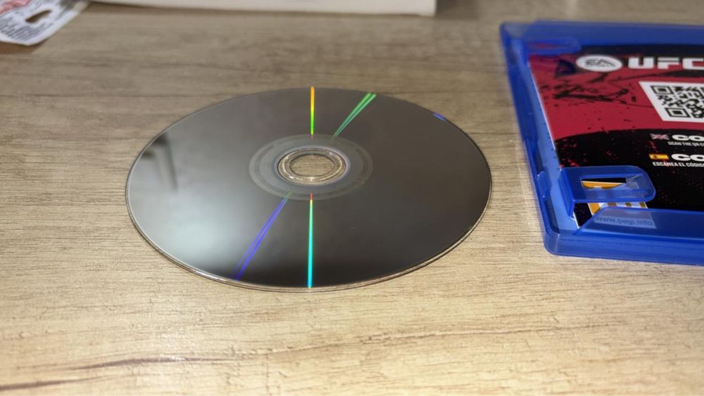 Диск UFC 5  для PS5