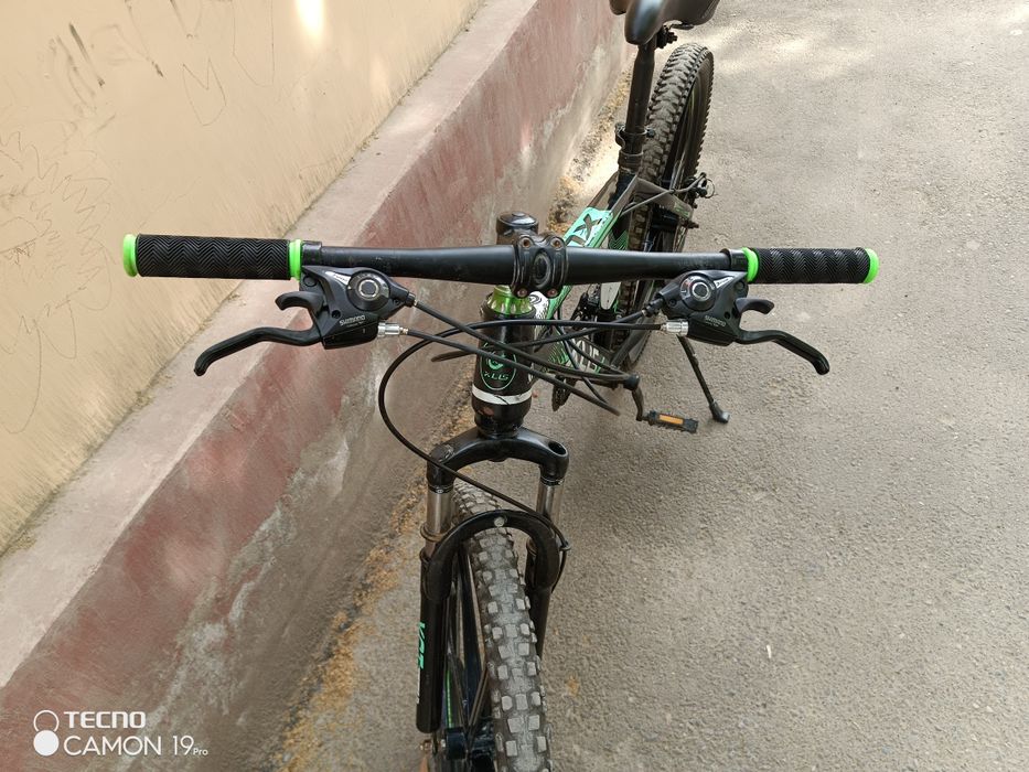 Продается скоростной велосипед 26 всё работает сел поехал