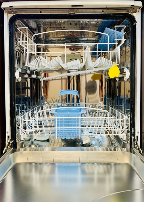 Свободностояща съдомиялна Indesit IDL 600