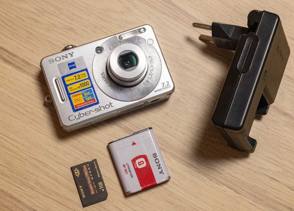 Sony DSC W70 camera foto digitala 7MP, Carl Zeiss Lens