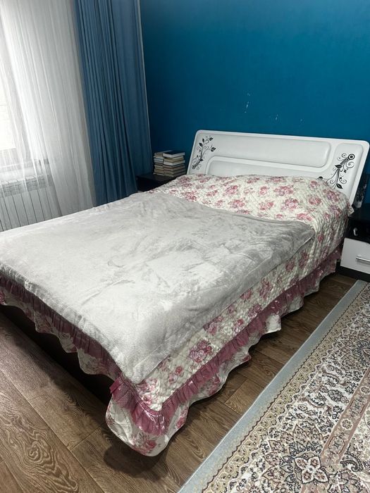 Продам спальный гарнитур