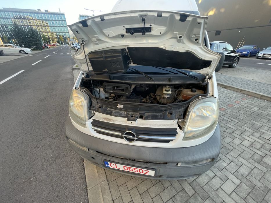 Opel vivaro 1,9 diesel  model suprainaltat si lung