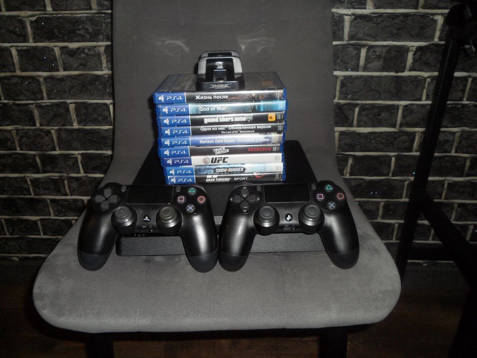PS4 SLIM + Игры, присутствует обмен на игровой пк

Консоль: PS4 Slim,