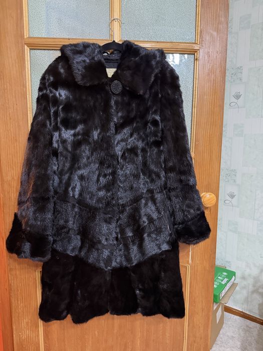 Продам норкую шубу