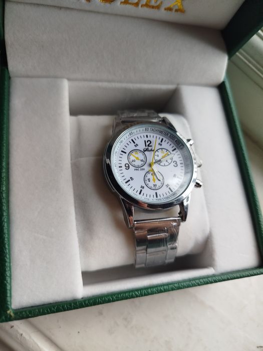 Кварцевые часы торг есть