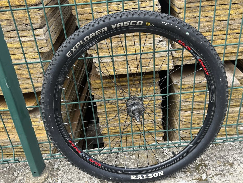 29 за колело чисто нова гума няма кривина топ