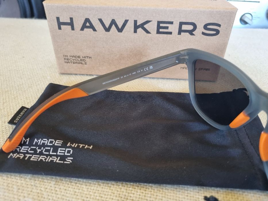 Ochelari de soare Hawkers. Noi.