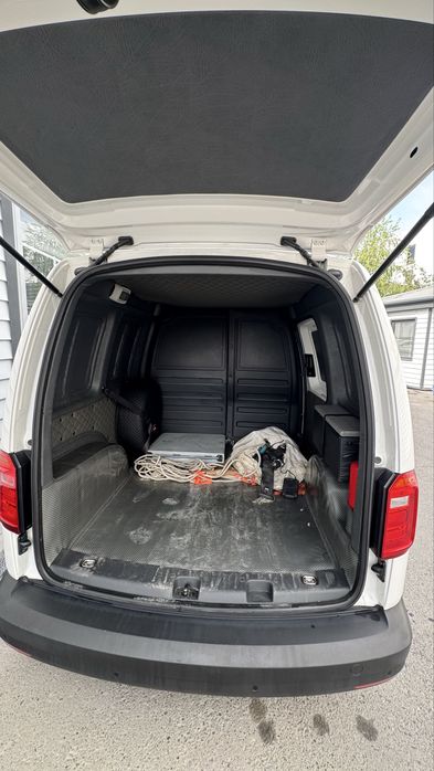 Volkswagen cadi 2021 74,000 пробег