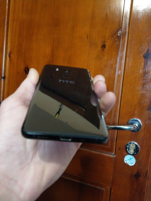 HTC U11 plus 6/128gb. Ip68.