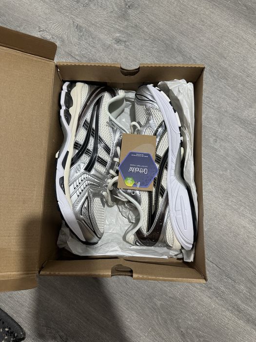 ASICS Gel Kayano 14 43.5 Cream/Black