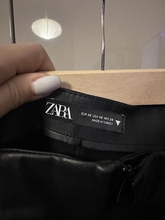Кожена пола Zara - размер XS
