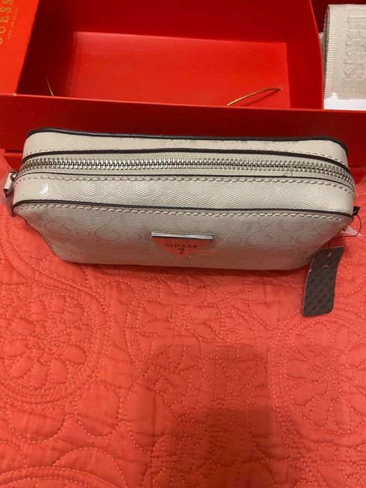 НАМАЛЕНИЕ 89 лв не 169 лв Guess Оригинална чанта през рамо