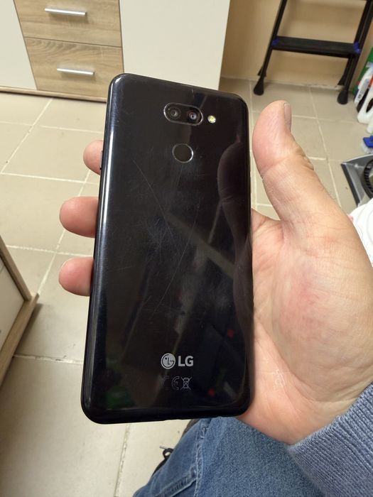 LG K40s 32gb - отличен