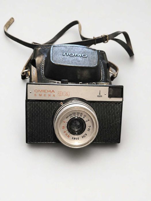 Ретро фотоапарат Смена 8М с оригинален кожен калъф