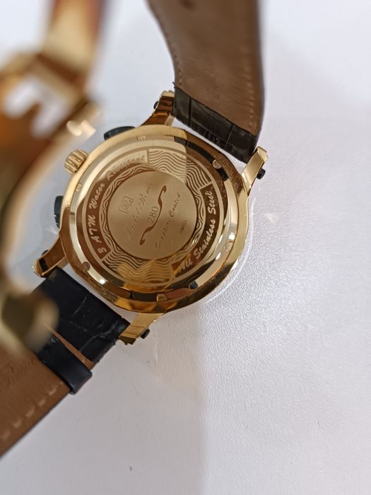 Продам часы мужские