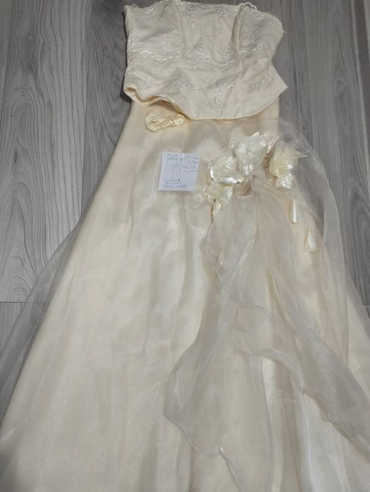 Rochie mireasa din două piese