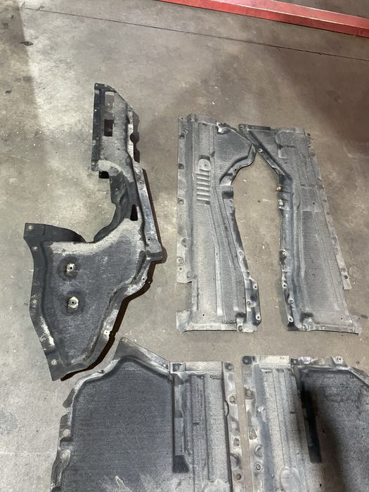Кора/ подкалник БМВ Х5, Ф15, Х6, Ф16 (podkalnik bmw f15)