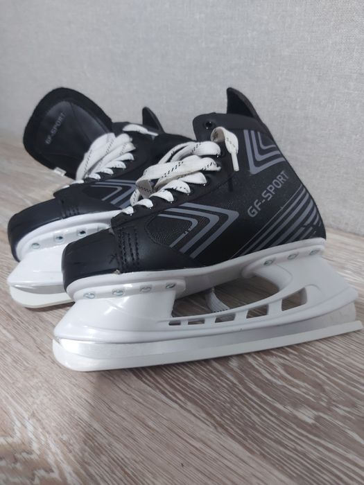 Коньки состояние новые.