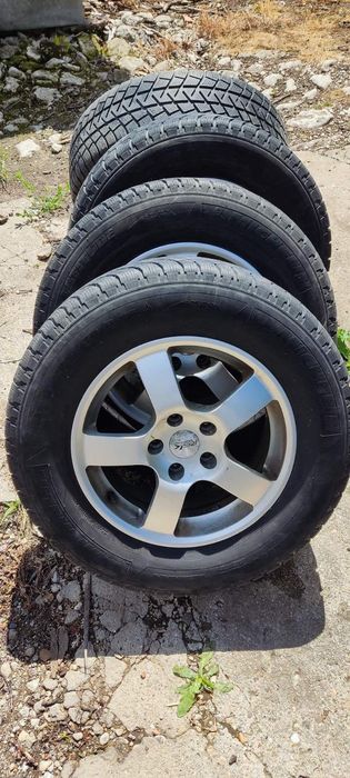 Джанти с гуми 225/70 R16 за Хонда CRV