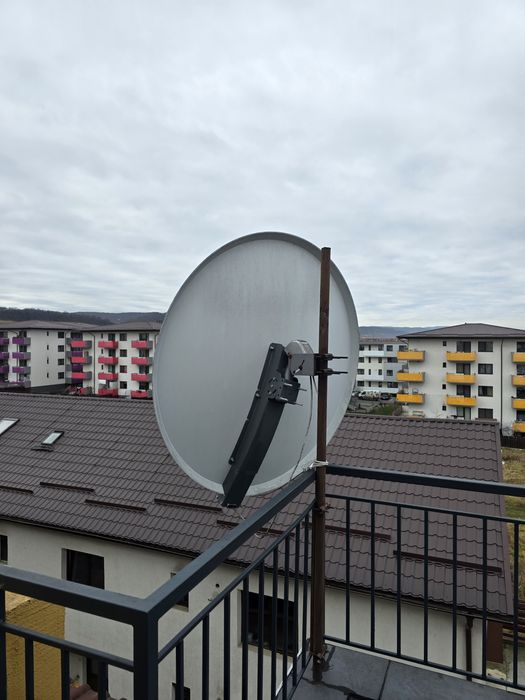 Antena offset pentru recepție satelit TV gratis