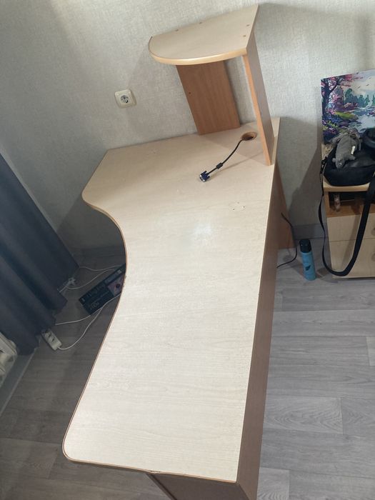 Отдам стол самовывоз