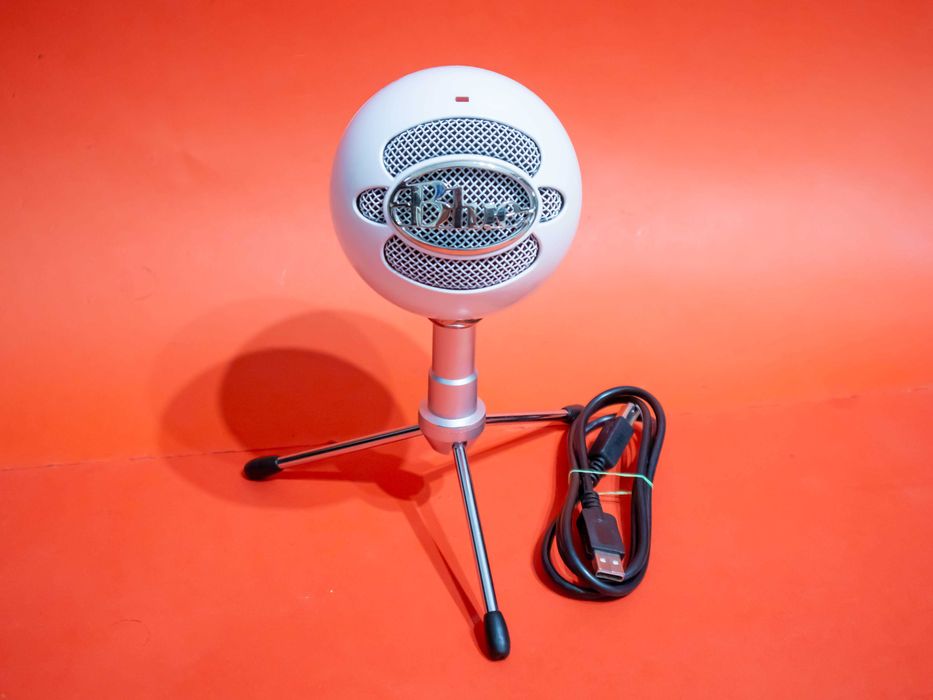 Бял USB микрофон Logitech Blue Snowball iCE, подкаст стрийм запис звук