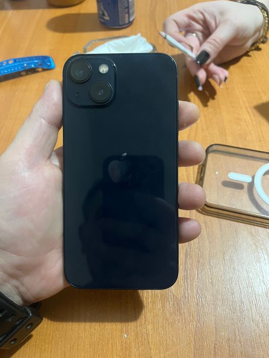 Vand iphone 13 stare impecabila la cutie, baterie 82% de 128 gb