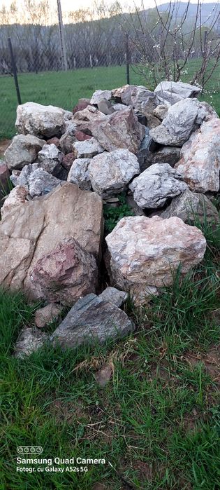 Piatră de ràu ornamentală