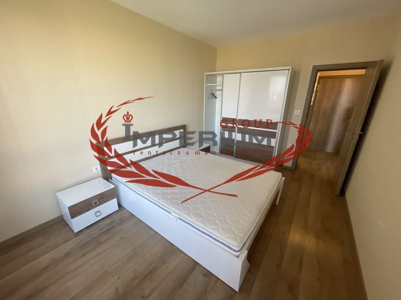 Обзаведен двустаен апартамент с ПАРКОМЯСТО под наем кв. Бриз, гр. Вар