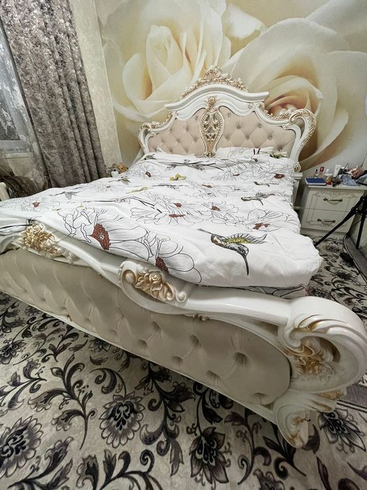 Кровать двуспальная