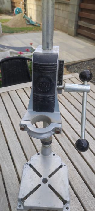 Vând suport pentru bormașină Black & Decker