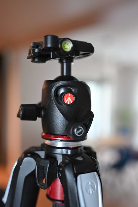 Manfrotto MT055CXPRO3 Picioare Trepied Carbon + cap foto cu bila MHXPRO-BHQ2