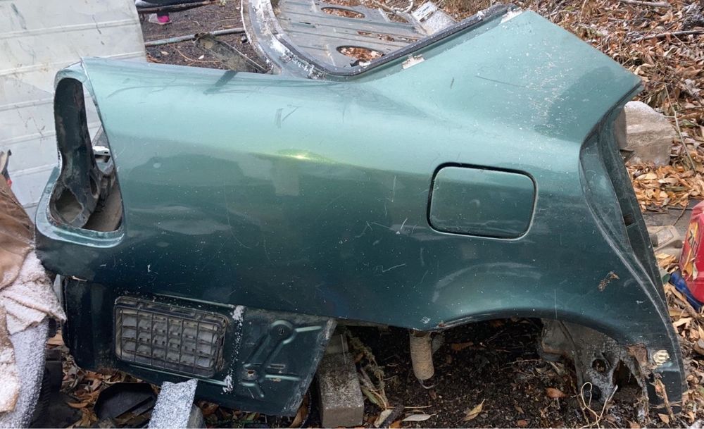 Запчасти на w202