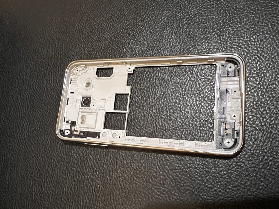 Среда - нова за Samsyng Galaxy J5 - 2015