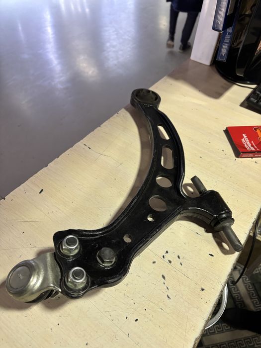 Рычаг передний  Камри 20 -25 левый