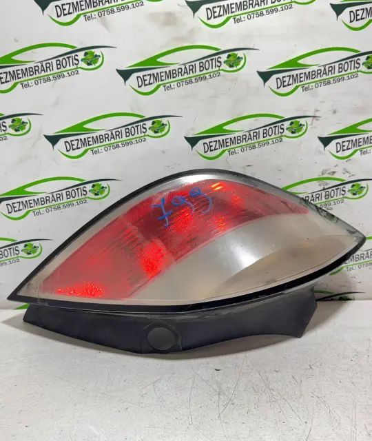 Soclu becuri lampa stop pe hayon stanga Opel Astra 2004