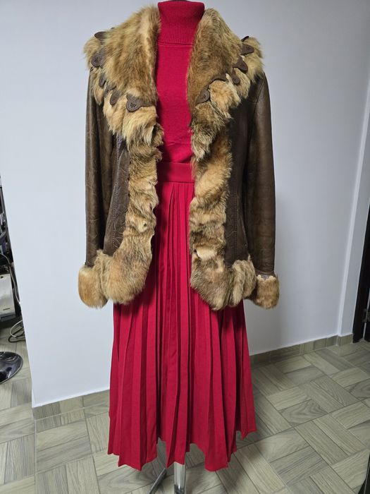 Haina din blana de vulpe și piele naturala, somptuoasa, eleganta ;