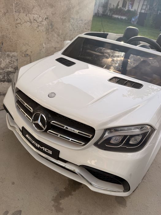 Двуместна Акумулаторна  кола mercedes AMG GLS 63