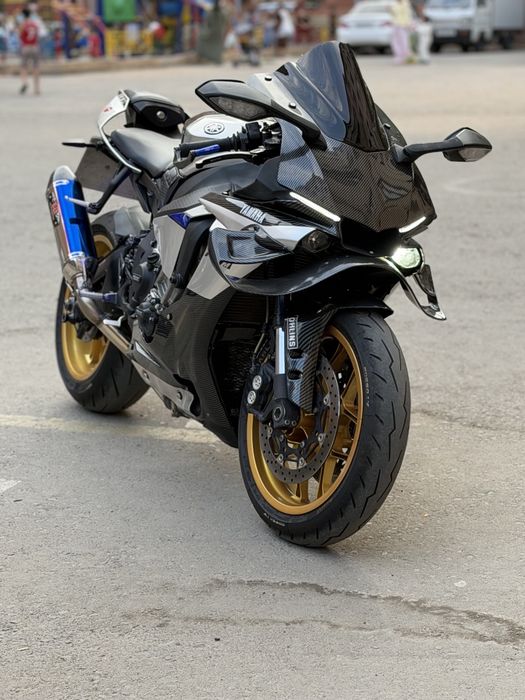 Yamaha r1 original