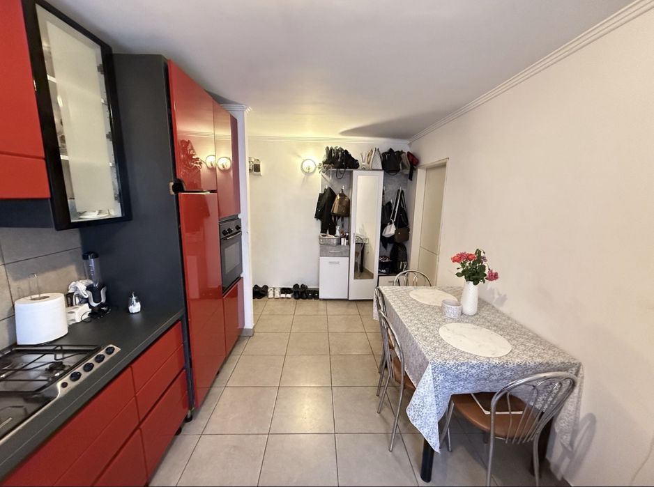 Apartament cu doua camere , zona Rogerius