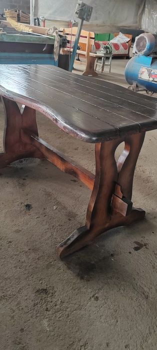 Стол и скамья для дома