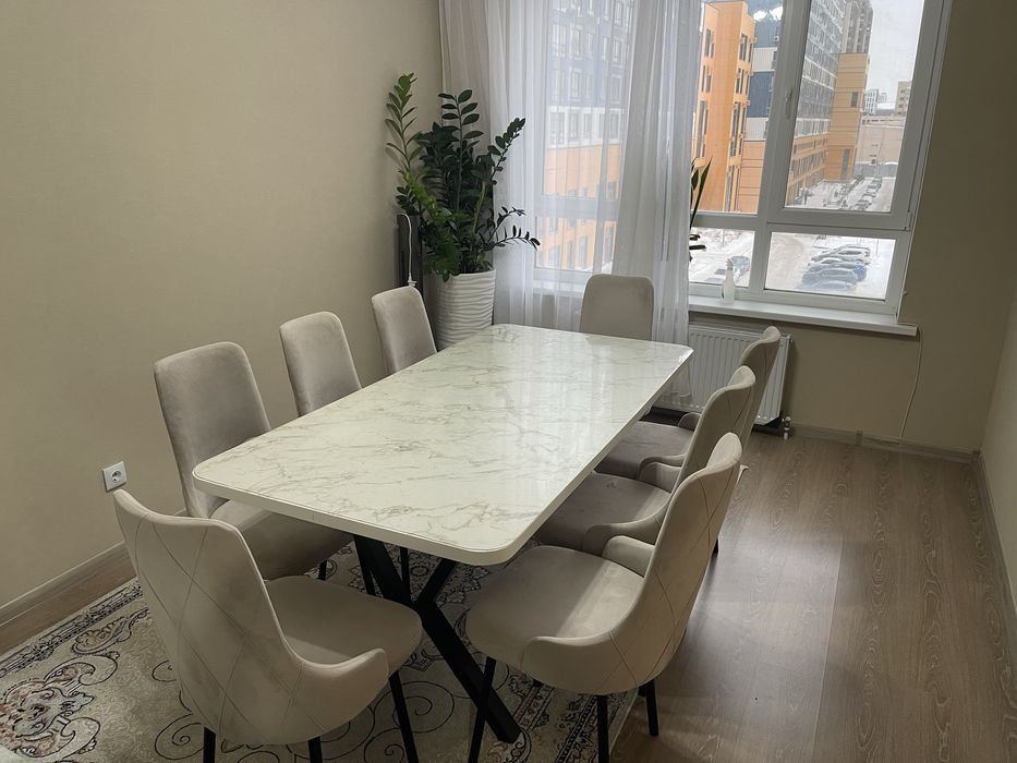 Продается стол со стульями