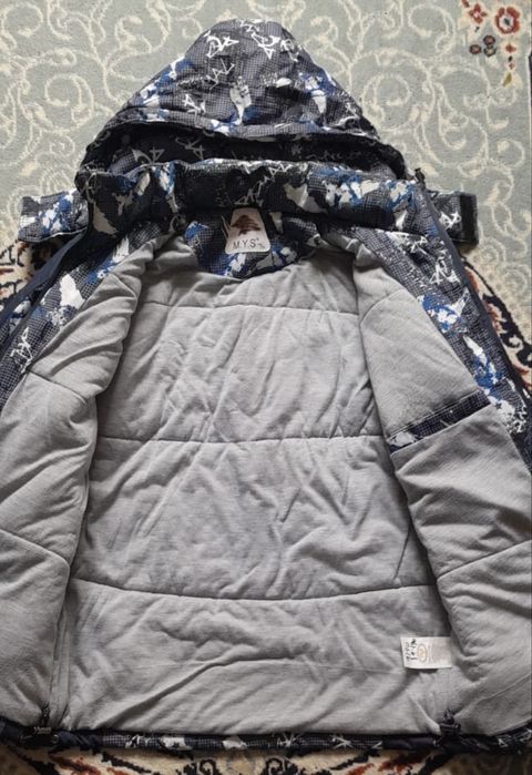 Продам осеннюю куртку