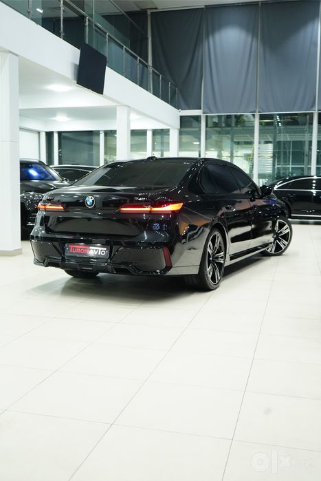 BMW 740i xDrive 2025
