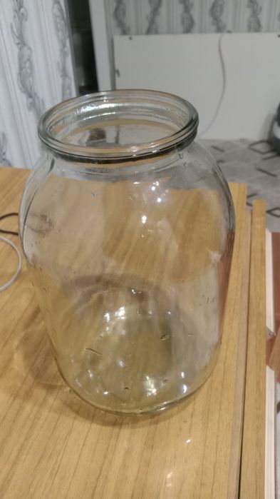 Продаю банки 2 литра