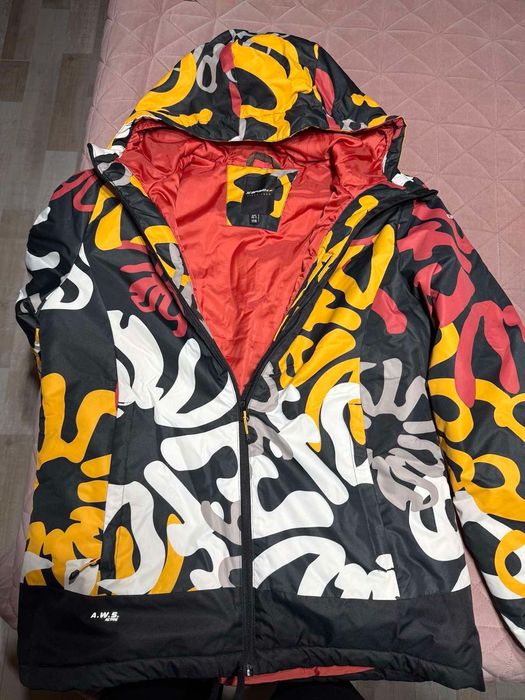 Ски екип ,плюс каска и очила